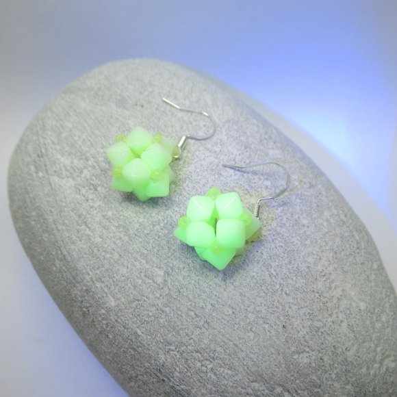 Czech Uranium glass beaded bead earrings - Picture 5 of 15